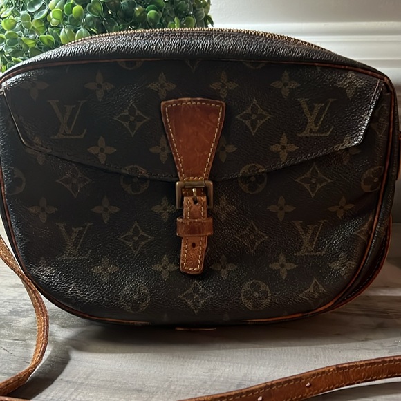 Vintage Louis Vuitton Crossbody (needs repairs) - Picture 2 of 16